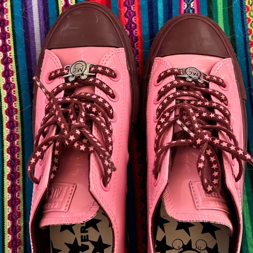 SOLD ELSEWHERE-CONVERSE X MILEY CYRUS PINK SIZE US 8 - Picture 4 of 7